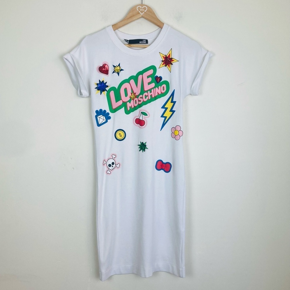 Love Moschino white t-shirt mini length logo dress with sequin appliqués. Size 2 - Picture 2 of 7